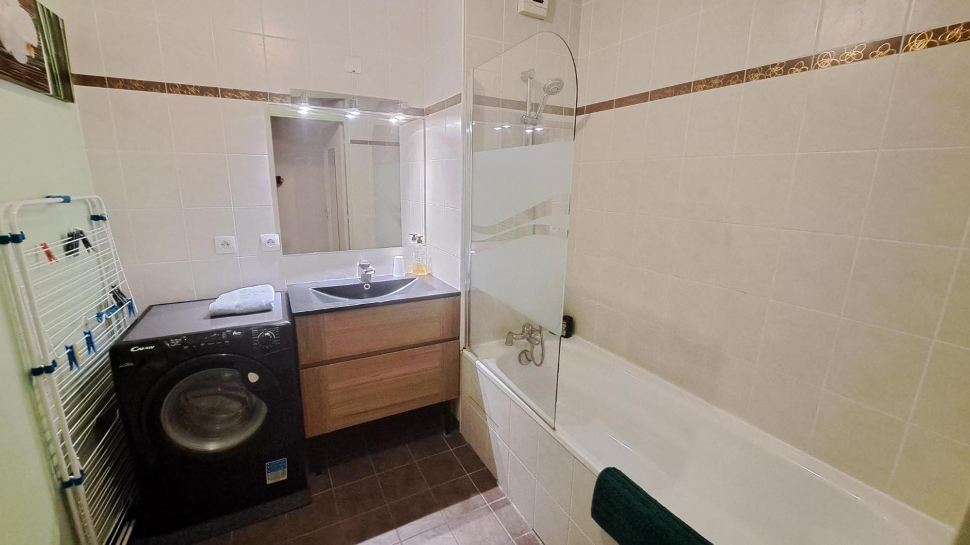 Appartement Cosy 3 Pieces Avec Garage Privatif Saint-Priest  Εξωτερικό φωτογραφία