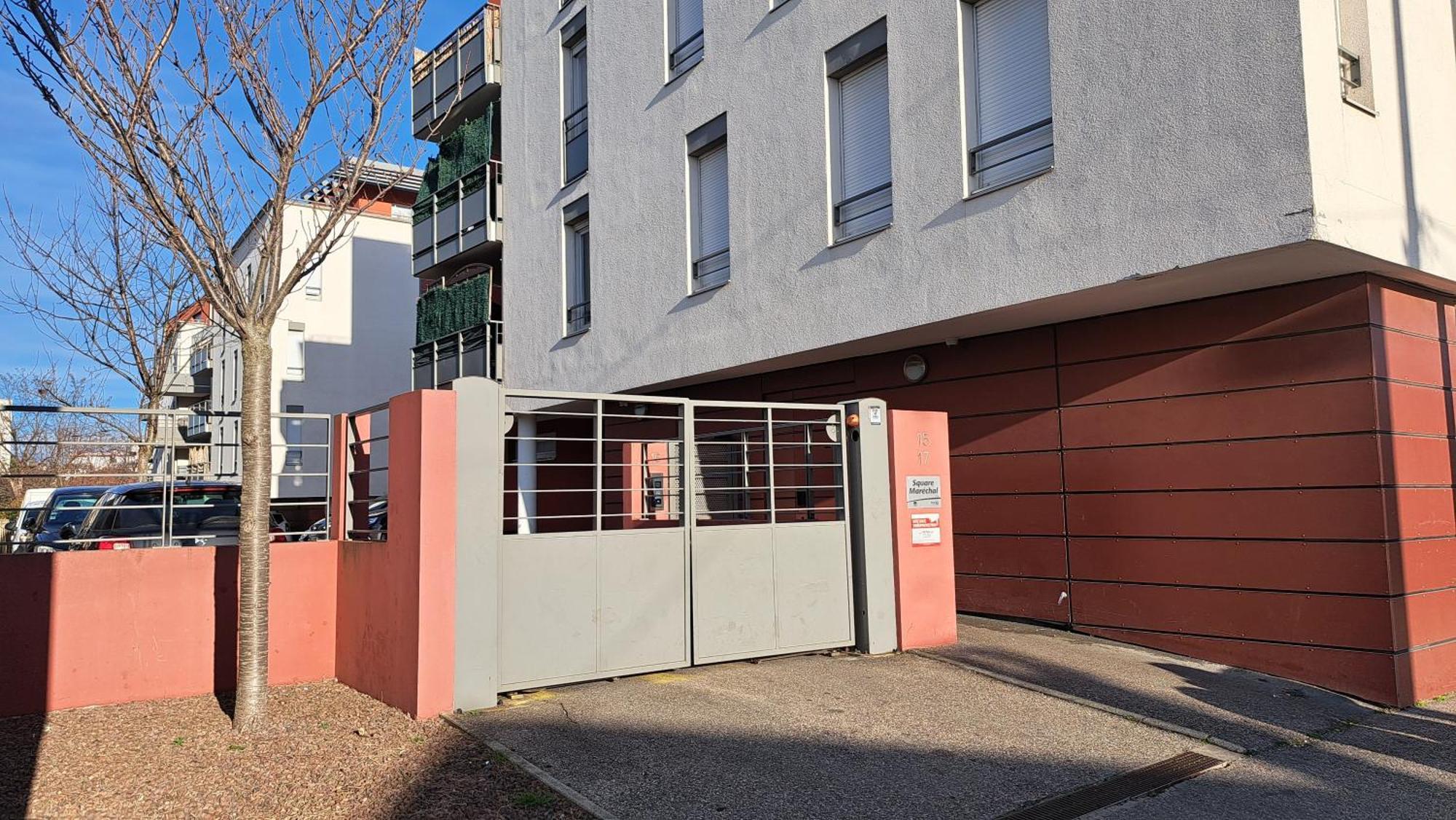 Appartement Cosy 3 Pieces Avec Garage Privatif Saint-Priest  Εξωτερικό φωτογραφία